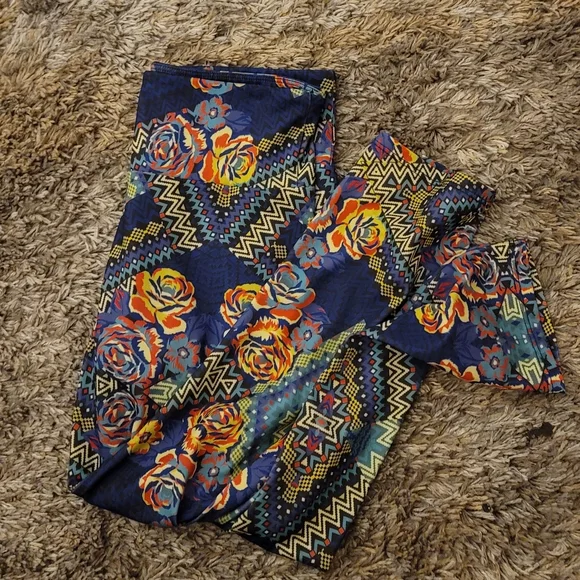 Onzie Blue Orange Multicolor Tribal Print Leggings S/M - Picture 8 of 11